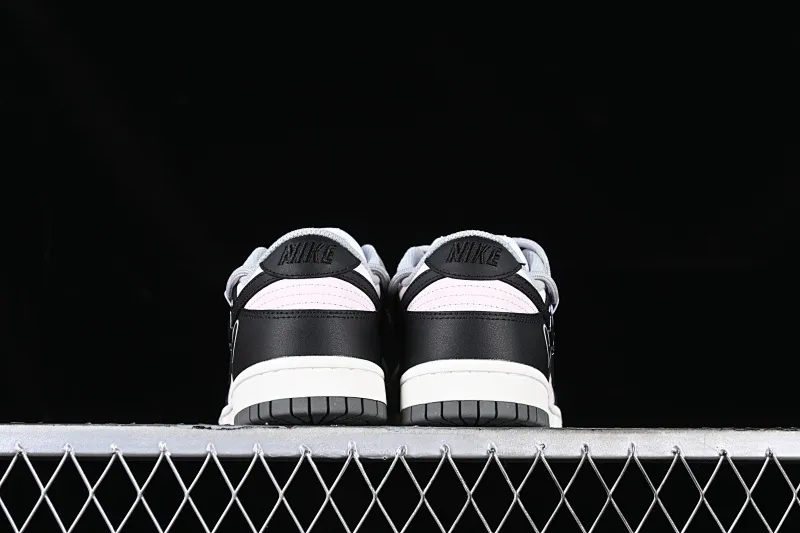 All Categories Nk SB Dunk Series Nk SB Dunk Low Low-top Sneakers Nk Dunk Low Sweetheart Hot Girl Valentine's Day Black Pink SB Strap Low-top Casual Sneakers DD1503-117